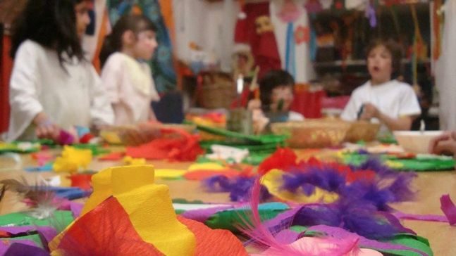 εργαστήριο κόκκινη κλωστή