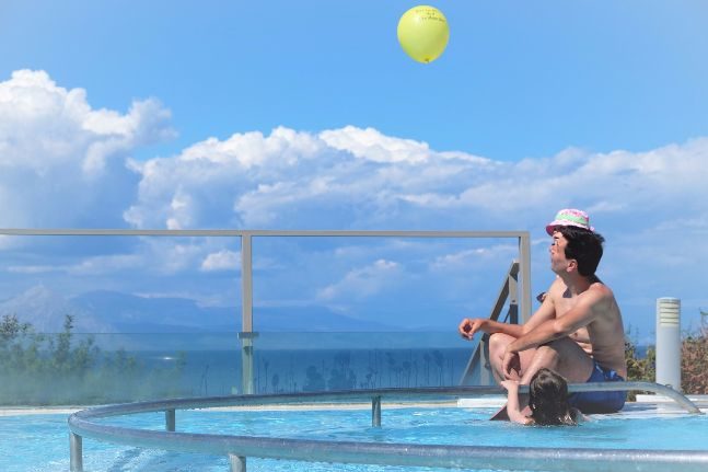 Μην κλαις επειδή τελείωσε. Χαμογέλα επειδή συνέβη.