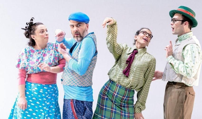 “Δίπλα, Δίπλα”: Αφηγηματική, συναισθηματική, ψυχαγωγική και αισθητική πληρότητα χωρίς λέξεις