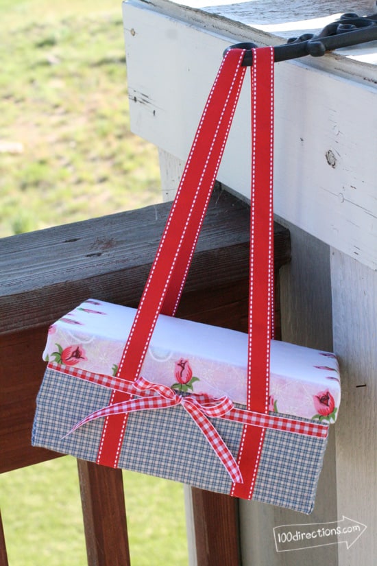 shoebox-picnic-basket-hanging